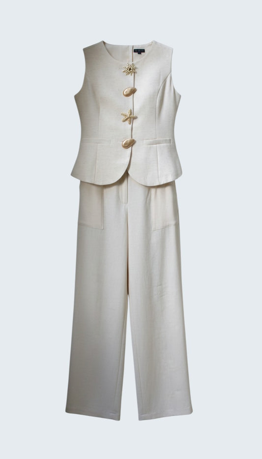 Conjunto de lino con botones dorados