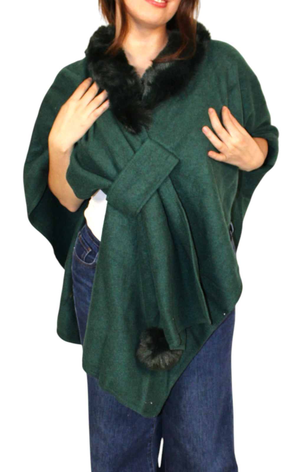 Capa verde botella con cuello de peluche