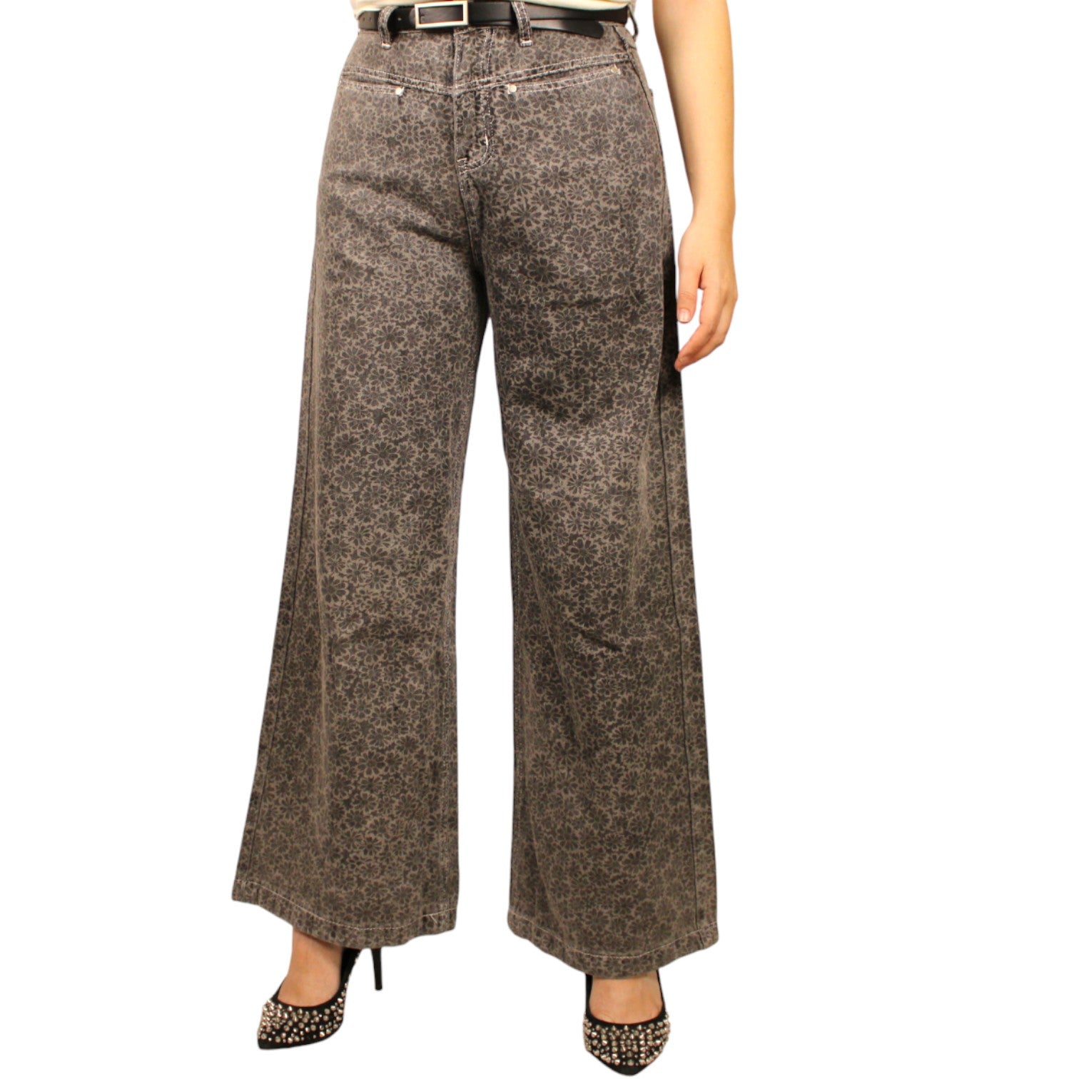 Pantalón de denim oscuro con detalles de flores