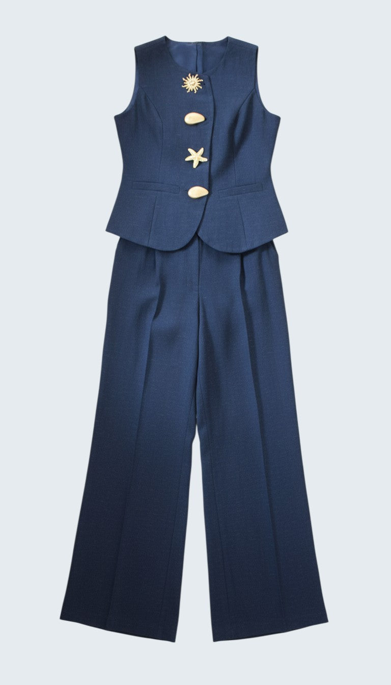 Conjunto de lino con botones dorados