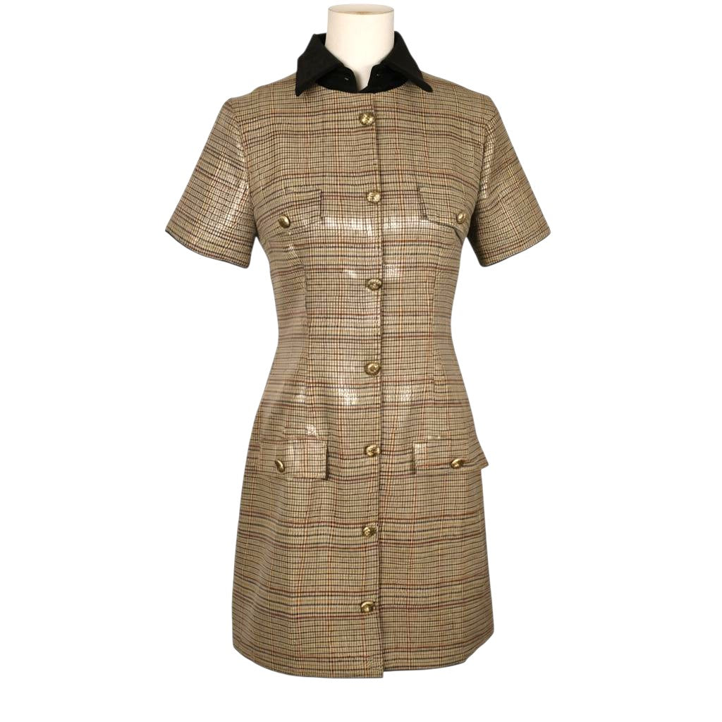 Vestido corto de rayas y lentejuela